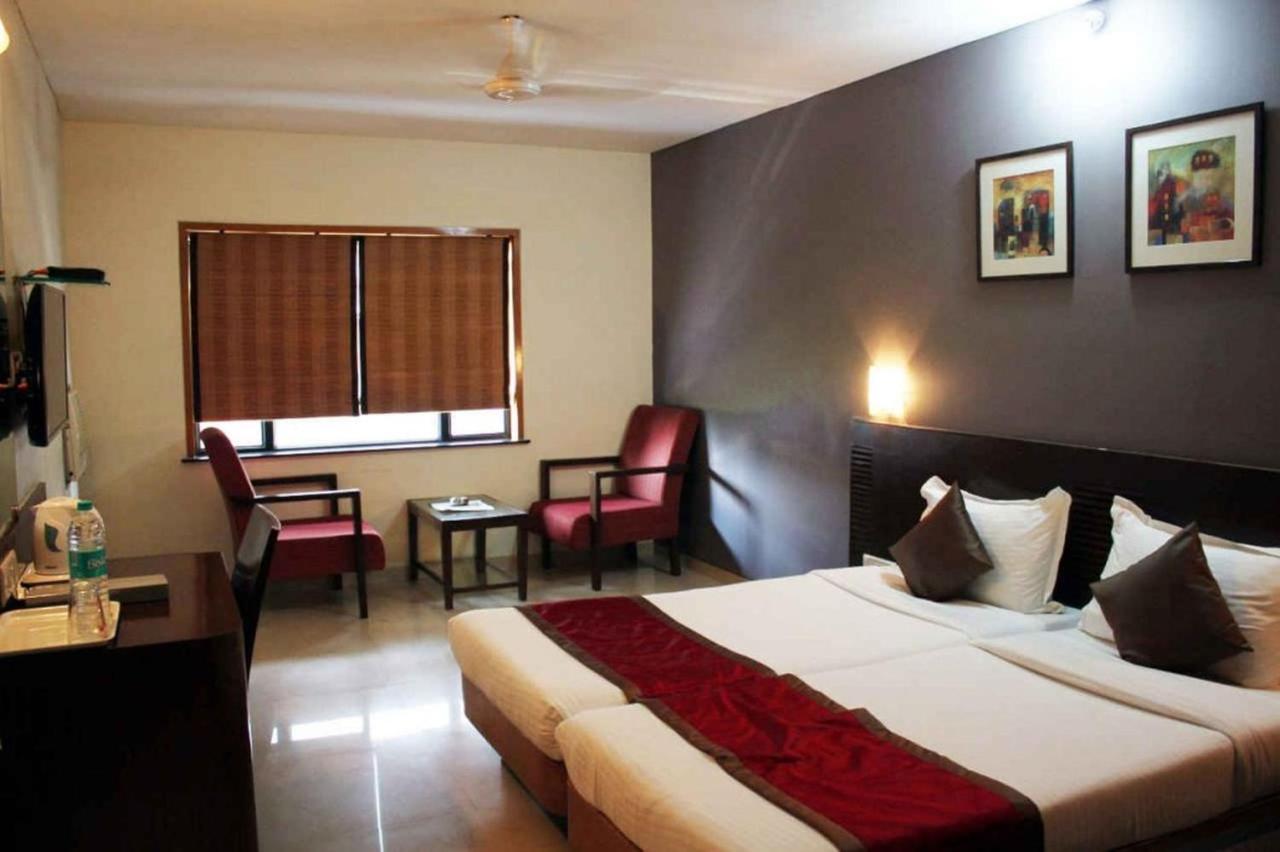 Sukh Hotel Bombaim Exterior foto